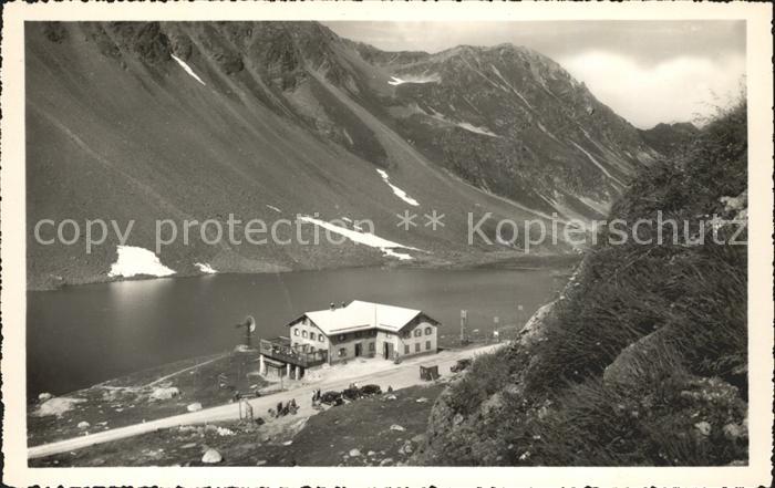 Flueelapass Ospiz Flueela mit Schottensee Bergsee