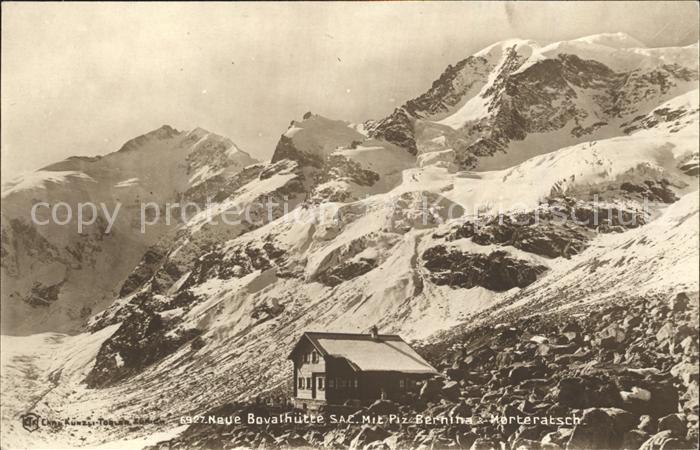 Bovalhuette SAC Berghaus mit Piz Bernina