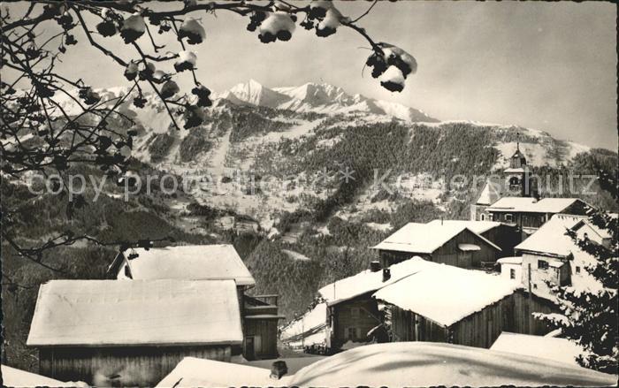 Feldis GR Dorfansicht mit Blick auf Signinagruppe