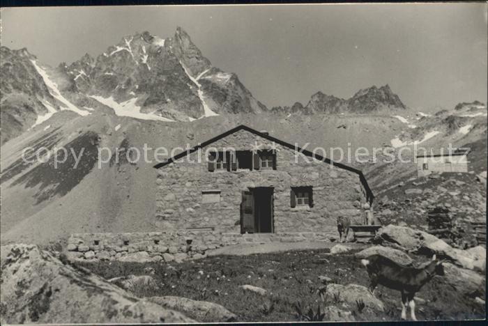 Chamanna d Es cha Berghaus mit Piz Kesch Engadin