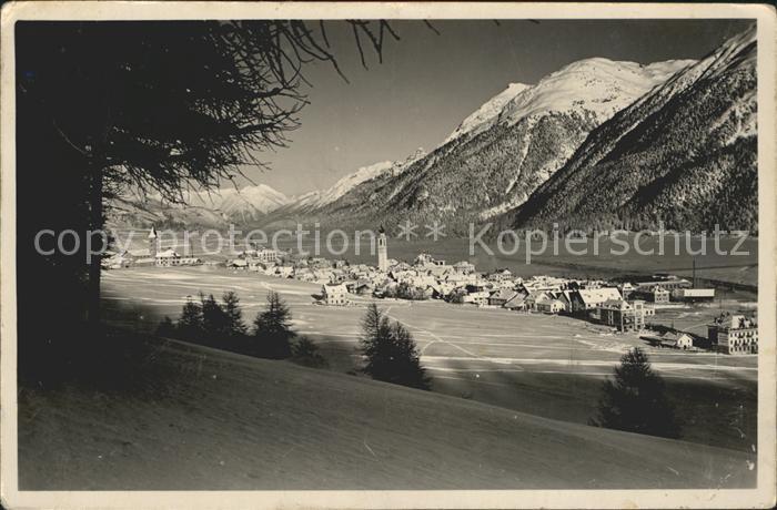 Samaden Gesamtansicht mit Alpenpanorama im Winter