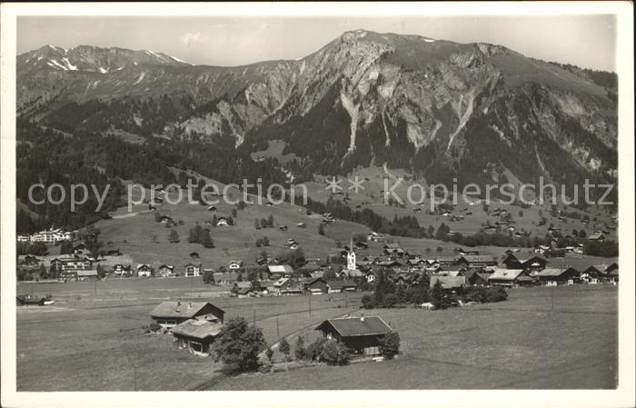 Lenk Simmental Panorama mit Wystaetthorn und Floesch