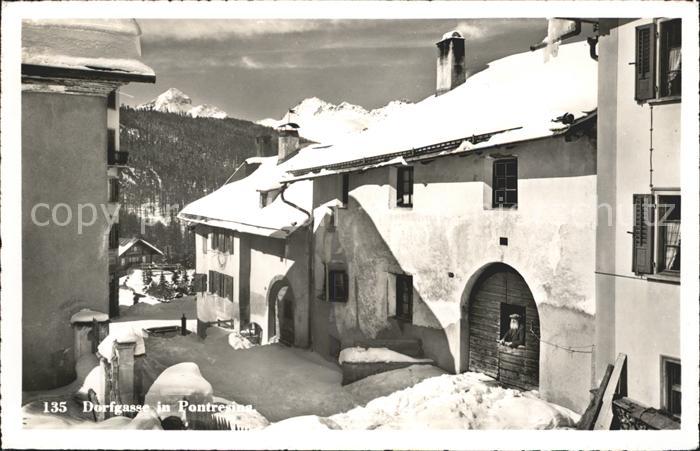 Pontresina verschneite Dorfgasse