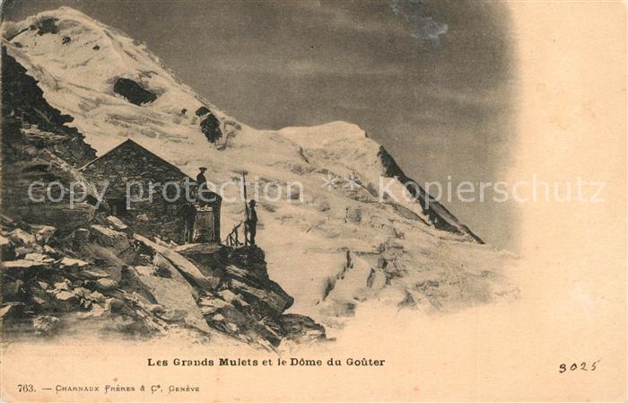 Chamonix Les Grands Mulets et le Dome du Gouter Berghuette Hochgebirge