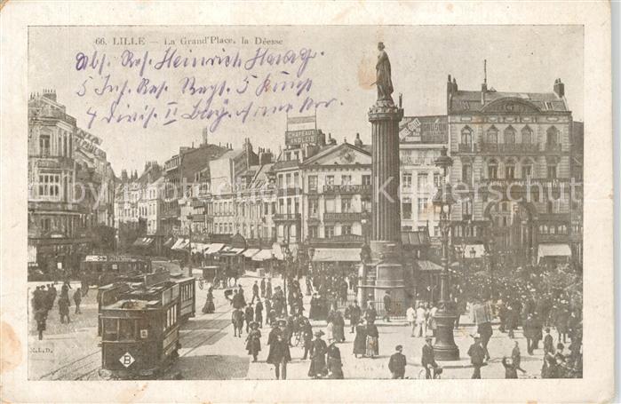 Lille Nord La Grande Place et la Déesee Monument