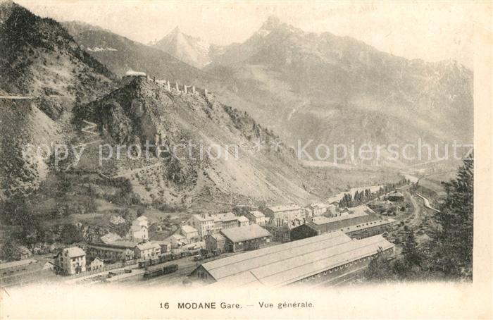 Modane Gare Vue Generale et les Montagnes