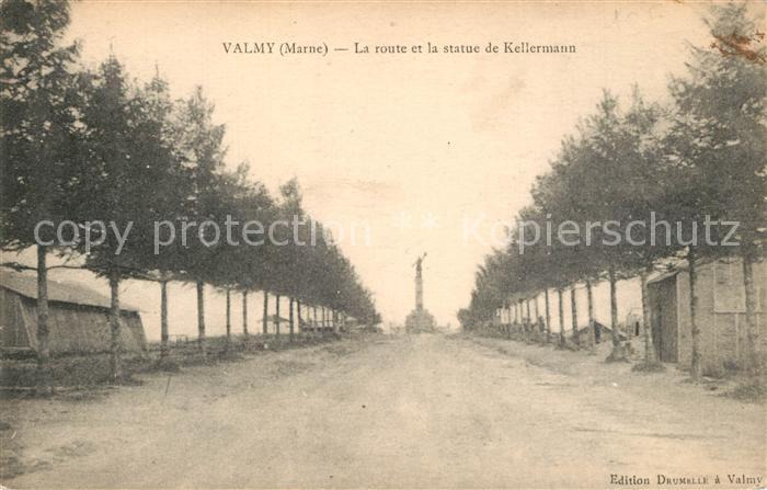 Valmy Marne La route et la statue Kellermann