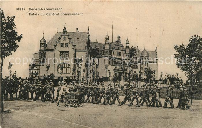 Metz  57 Moselle Palais du General commandant Soldaten