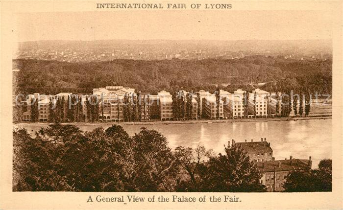 Lyons-la-Foret Blick vom Palast zur Internationalen Me