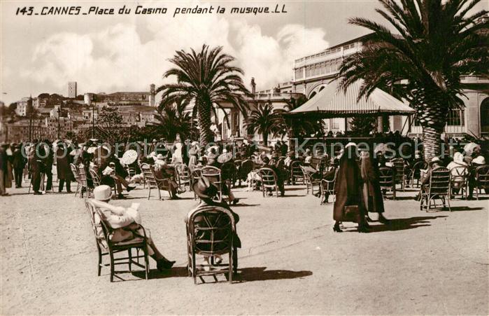 Cannes Alpes-Maritimes Place du Casino pendant la musique