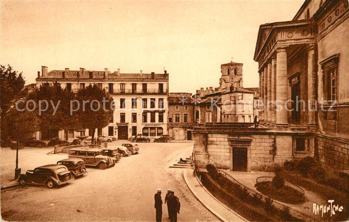 Angouleme Palais de Justice et Eglise Saint Andr