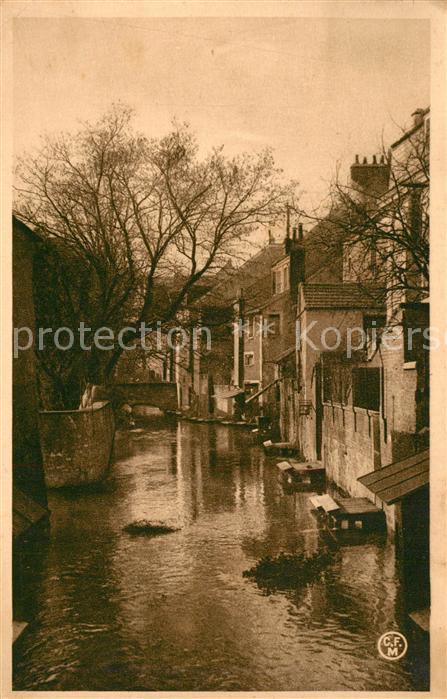 Montargis Loiret Rue sur leau