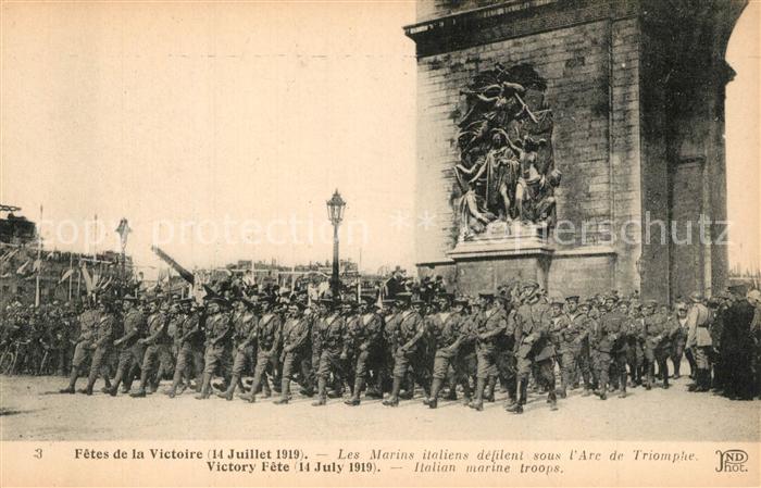 Paris Fetes de la Victoire 14. Juillet 1919 Soldaten am Arc de Triomphe
