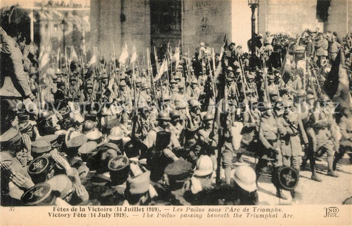 Paris Fetes de la Victoire 14. Juillet 1919 Soldaten am Arc de Triomphe