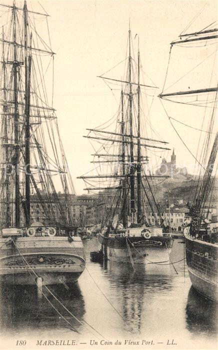 Marseille Bouches-du-Rhone Un Coin du Vieux Port