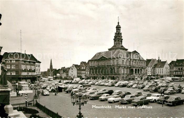 Maastricht Markt met Stadhuis Rathaus