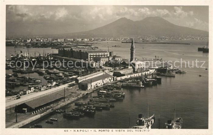 Napoli Neapel Il Porto Vista del Vesuvio