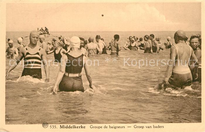 Middelkerke Groupe de baigneurs