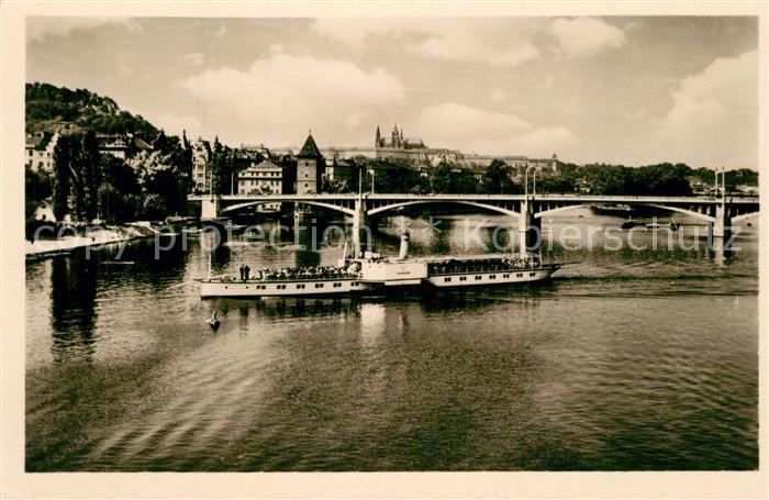 Praha Prahy Prague Jiraskuv most Bruecke Dampfer