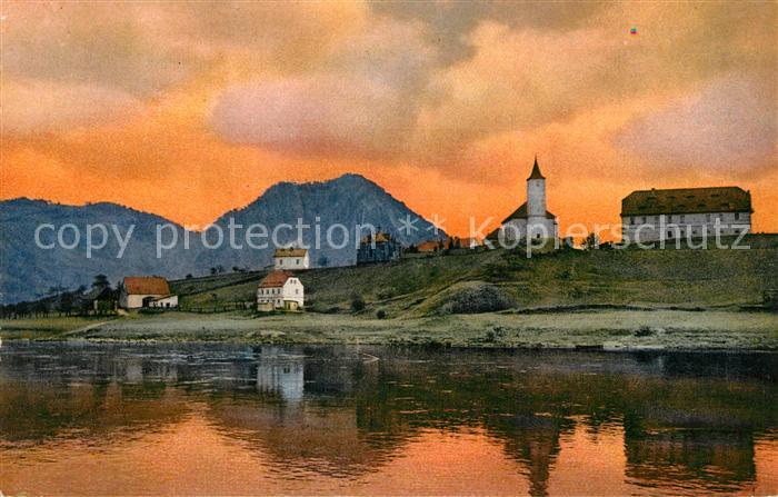 Waltirsche Valtirov Ortsansicht mit Kirche Fruehling im Boehmischen Mittelgebirg