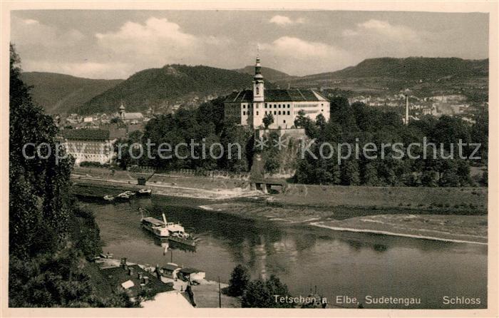 Tetschen-Bodenbach Boehmen Blick ueber die Elbe zum Schloss