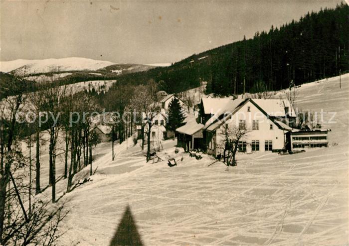 Strazne Horsky domov Krkonose Dorf im Riesengebirge Winterlandschaft