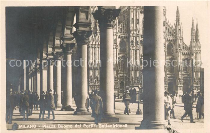 Milano Piazza Duomo dai Portici Settentrionali