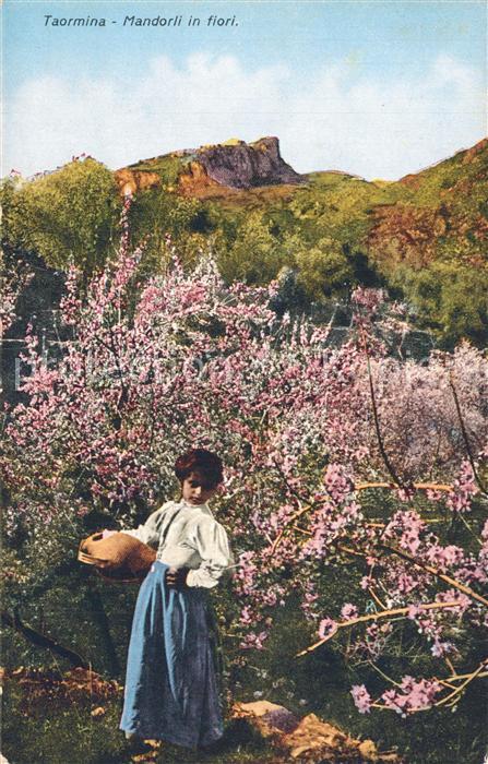 Taormina Sizilien Mandorli in Fiori