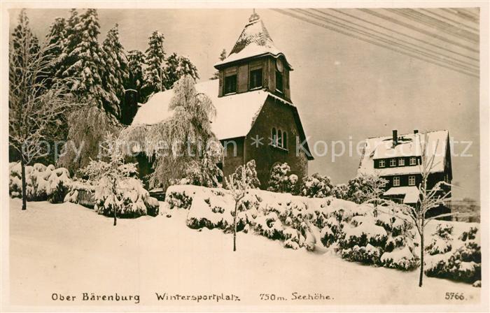 Oberbaerenburg Baerenburg Ortsmotiv mit Kirche im Winter