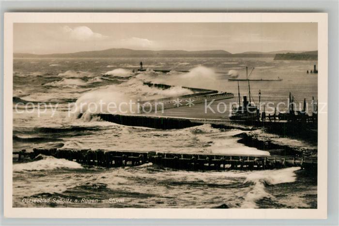 Sassnitz Ostseebad Ruegen bei Sturm Fliegeraufnahme
