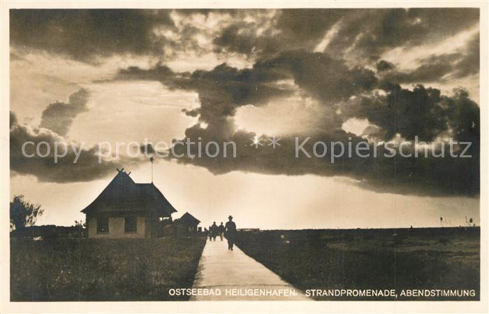 Heiligenhafen Ostseebad Strandpromenade am Abend