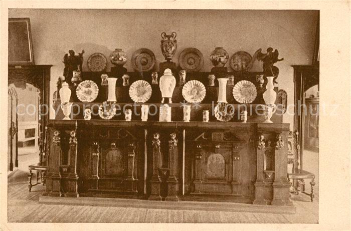 Coburg Bayern Veste Coburg Kredenz mit Fayencen