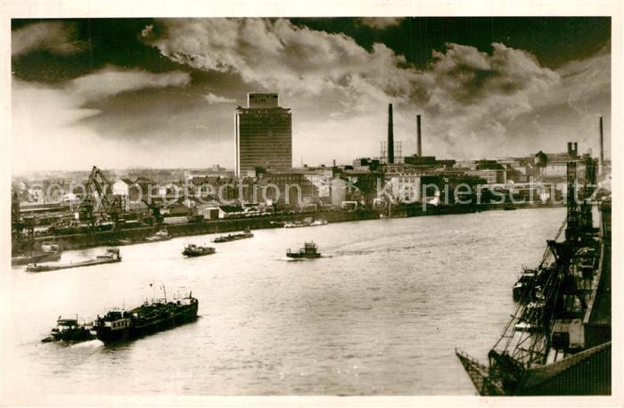 Ludwigshafen Rhein BASF Hochhaus Dampfer Rheinschifffahrt