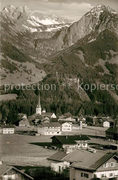 Fischen Allgaeu Teilansicht mit Kirche