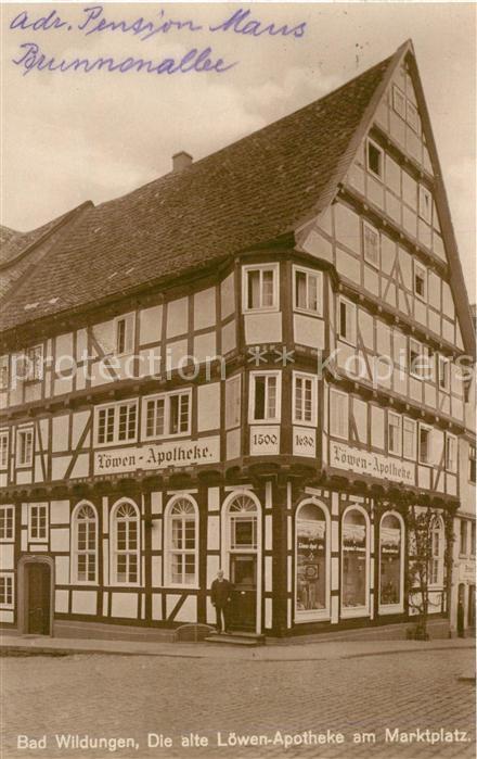 Bad Wildungen Alte Loewenapotheke am Marktplatz Fachwerkhaus