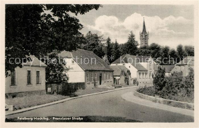 Feldberg Mecklenburg Prenzlauer Strasse Blick zur Kirche
