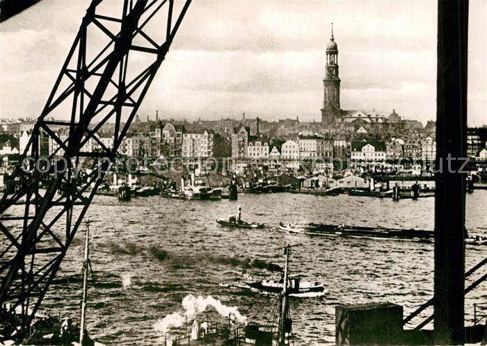 HAMBURG  CITY Hafen Michaeliskirche Der Michel Wahrzeichen