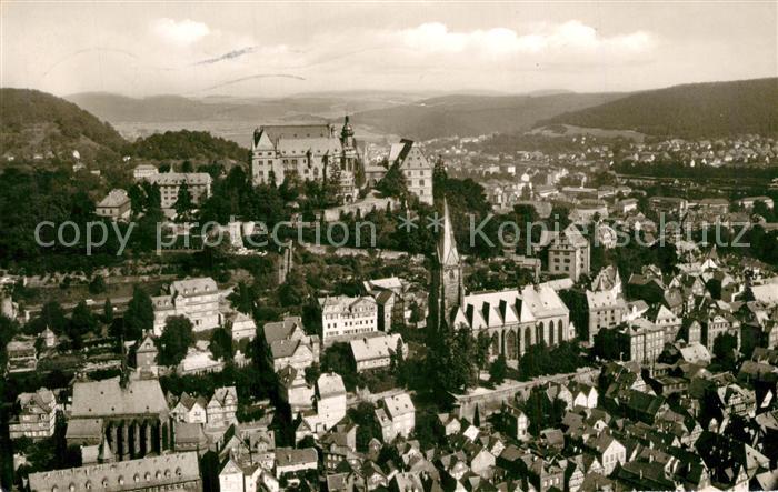 Marburg Lahn Universitaetsstadt mit Kirche und Schloss Fliegeraufnahme