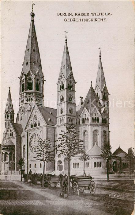 BERLIN  CITY Kaiser-Wilhelm-Ged?chtniskirche Pferdekutschen