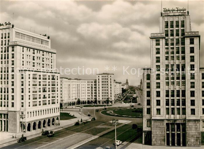 BERLIN  CITY Hochhaeuser am Strausberger Platz