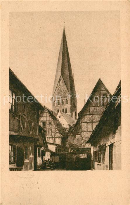 L?neburg Alte H?user und Turm der Johanniskirche
