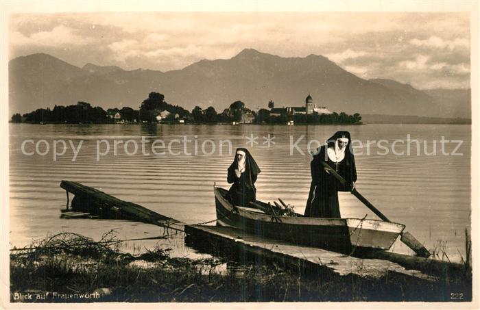 Traunstein Oberbayern Nonnenw?rth Nonnen mit Boot
