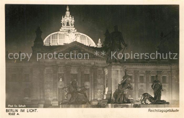 BERLIN  CITY Reichstagsgebaeude Nachtaufnahme