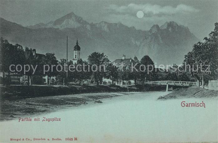 GARMISCH-PARTENKIRCHEN Bayern mit Zugspitze bei Vollmond