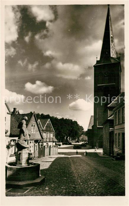 Ploen See Kirche Brunnen Denkmal