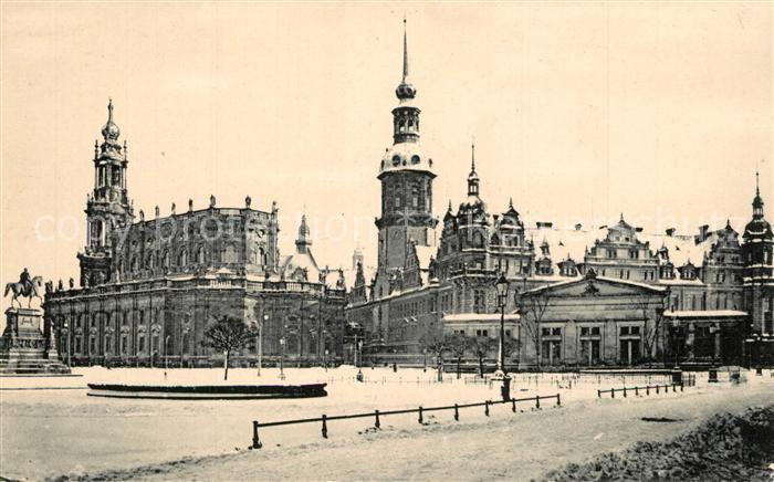 DRESDEN Elbe Hofkirche und Schloss im Winter