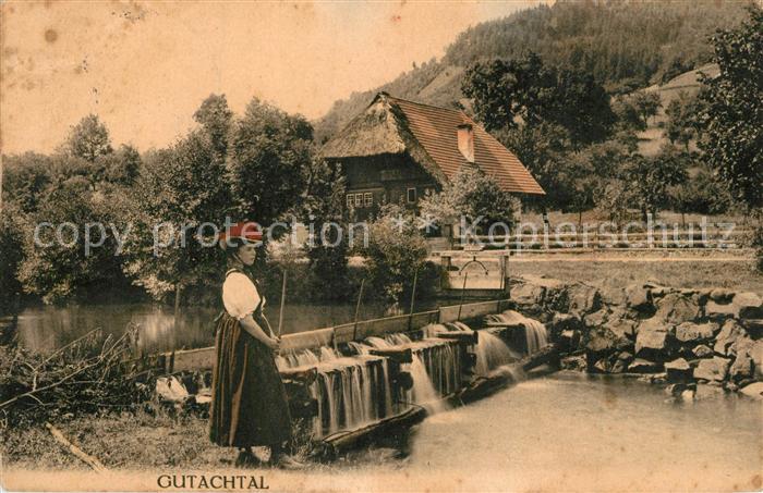 Gutachtal Frau in Tracht