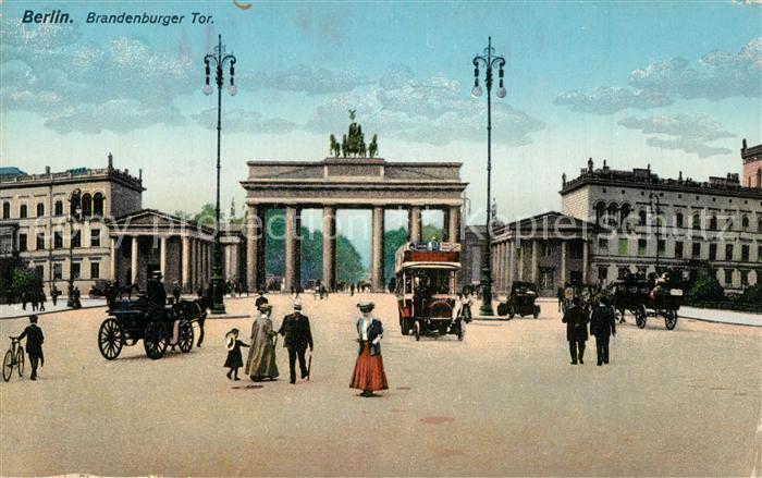 BERLIN  CITY Brandenburger Tor Pferdekutsche