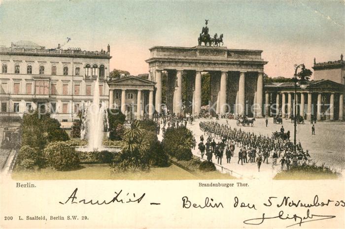 BERLIN  CITY Brandenburger-Tor Aufmarsch