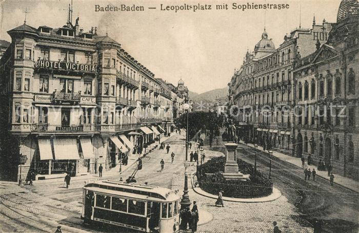 BADEN-BADEN BW Leopoldsplatz mit Sophienstrasse Denkmal Strassenbahn